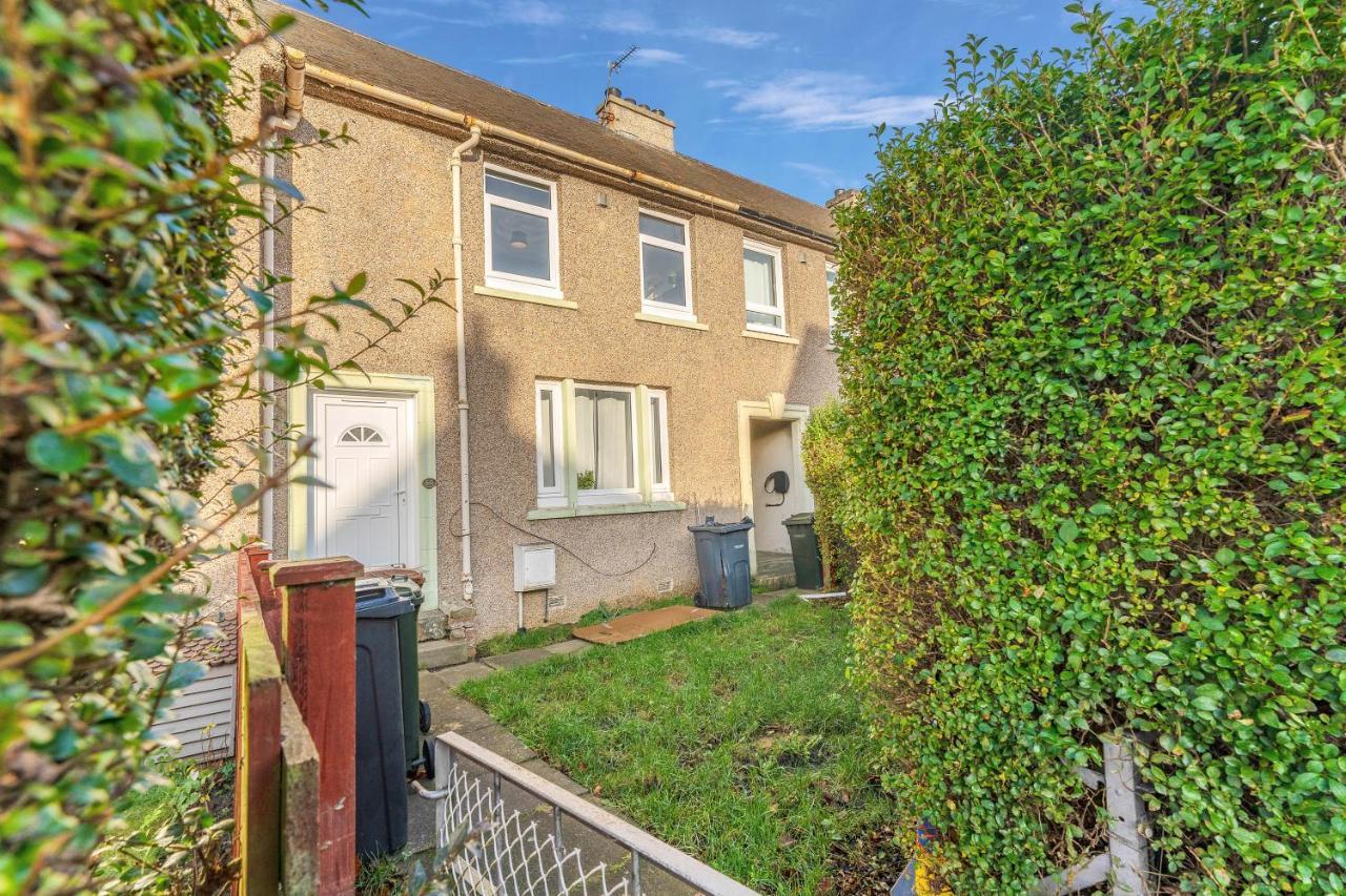 Modern & Spacious 2 Bedroom House - Free Parking - Front & Back Garden - Private Main Door Entrance Edinburgh Eksteriør billede