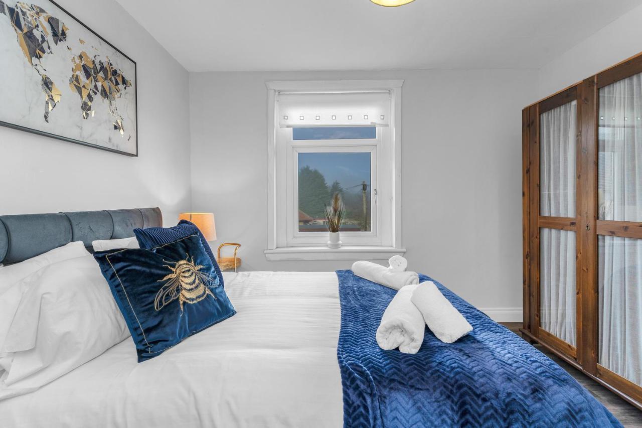 Modern & Spacious 2 Bedroom House - Free Parking - Front & Back Garden - Private Main Door Entrance Edinburgh Eksteriør billede