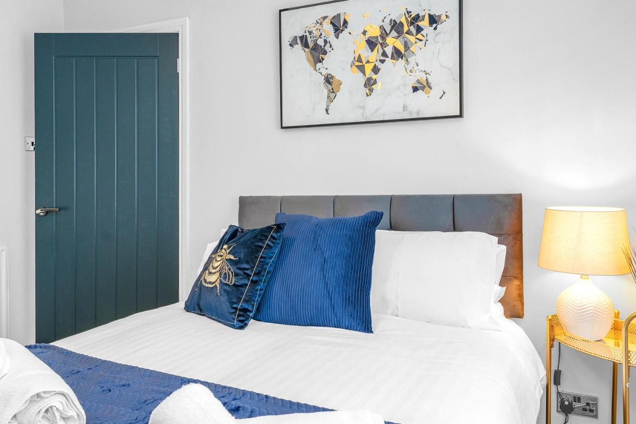 Modern & Spacious 2 Bedroom House - Free Parking - Front & Back Garden - Private Main Door Entrance Edinburgh Eksteriør billede