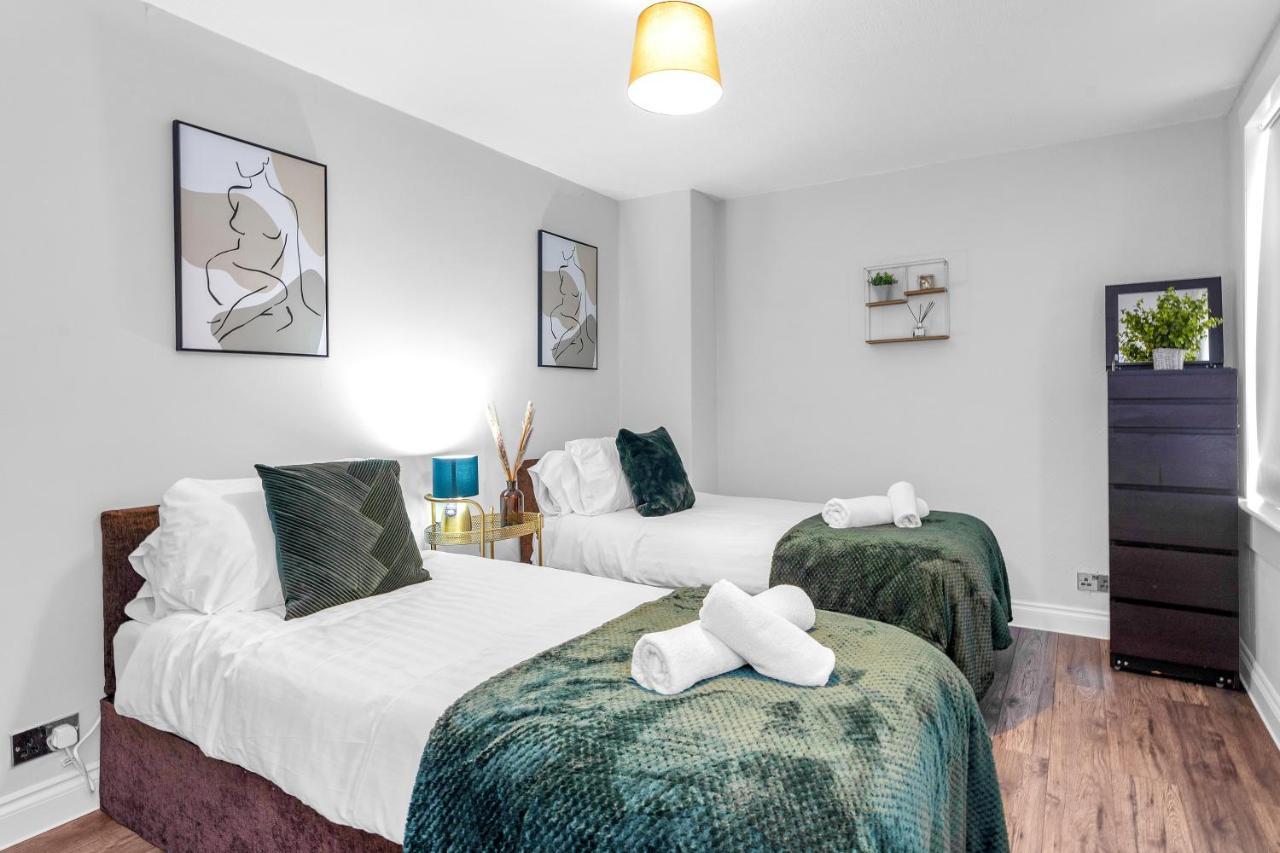Modern & Spacious 2 Bedroom House - Free Parking - Front & Back Garden - Private Main Door Entrance Edinburgh Eksteriør billede